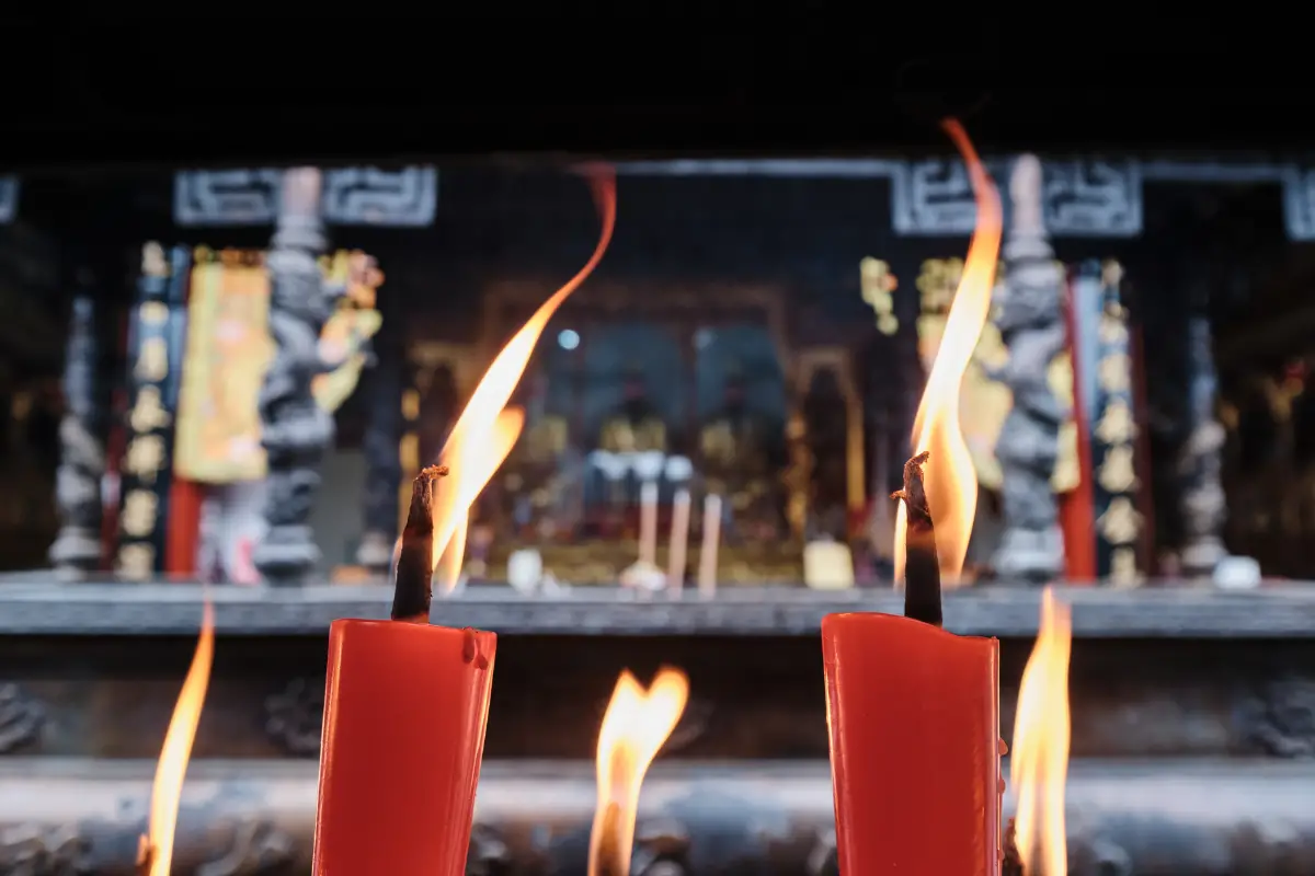 Historical And Cultural Use Of Candles in Meditation